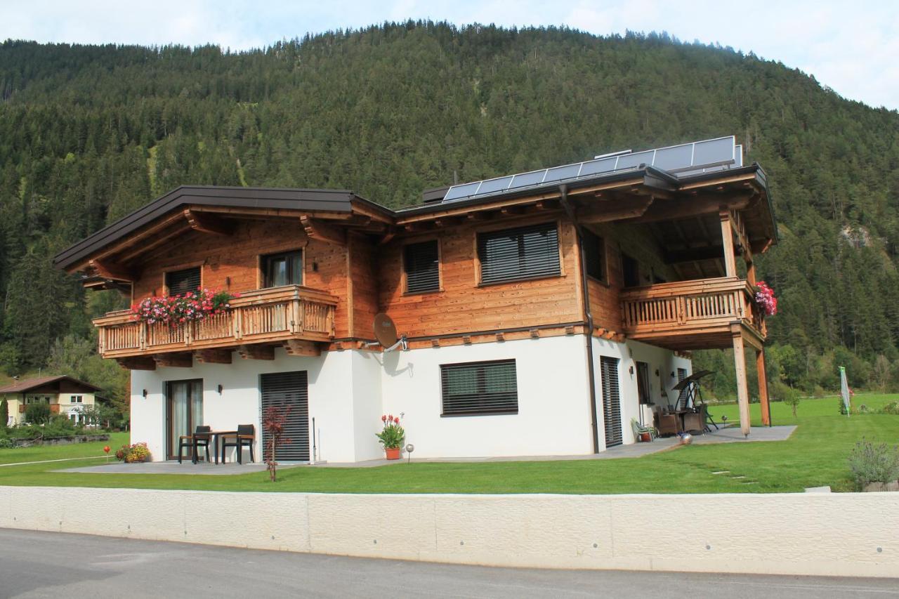 Villa Alpin Holzgau Exterior foto